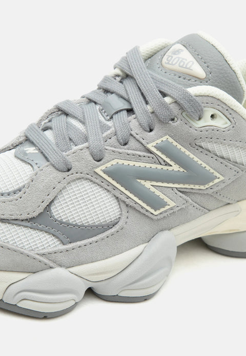 New Balance 9060 Grigia